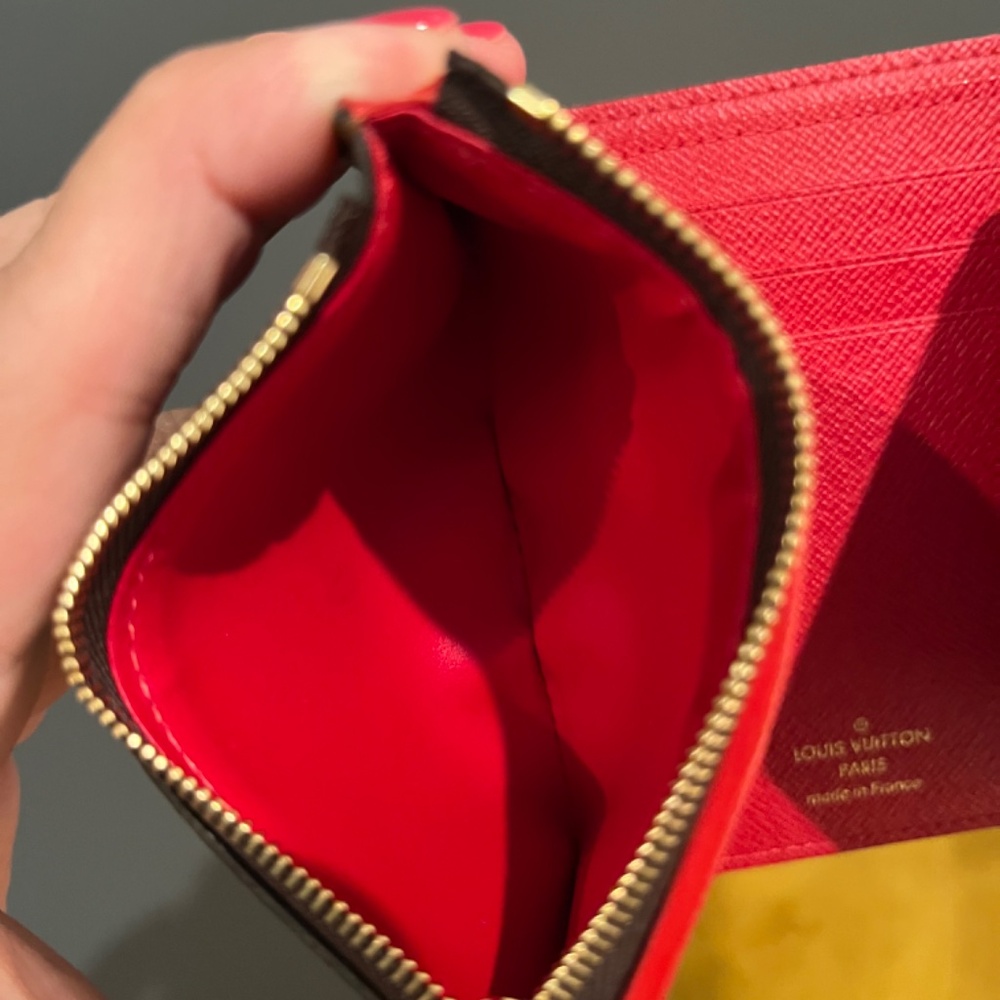 Authentic LOUIS VUITTON Victorine Damier Ebene Canvas compact wallet - Picture 9 of 11